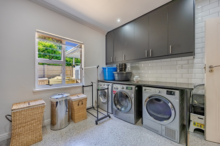 5 Bedroom Property for Sale in Kenilworth Upper Western Cape